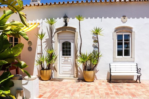 Idyllic Farm House With Huge Garden for 14pax