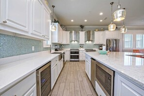 House | 8 bedrooms, Internet - Beachfront 8bedrooms Lemonshello (Gulf Shores)