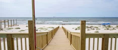 独立别墅 | 18 多间卧室、高速上网