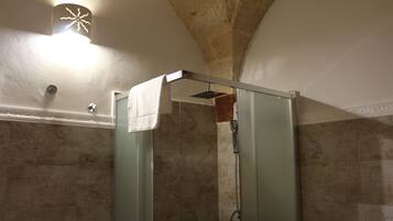 Doccia, articoli per l'igiene personale ecosostenibili, asciugacapelli