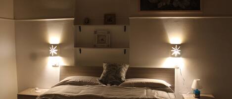 1 Schlafzimmer, Schreibtisch, WLAN, Bettwäsche