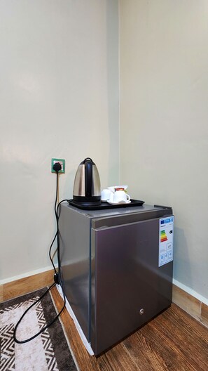 Economy Double Room, Air conditioning, Garden View | In-room dining - Hoima Golden Castle Hotel (Hoima)