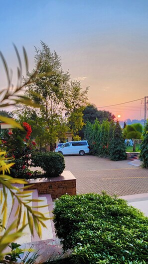 Exterior - Hoima Golden Castle Hotel (Hoima)