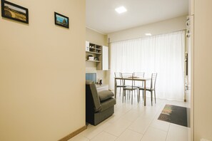 Living area - Charming 1-bedroom apartment (Trieste)