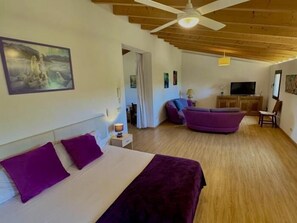 3 habitaciones, tabla de planchar con plancha, internet y ropa de cama 