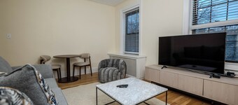 Cozy Corner: Midtown Convenience