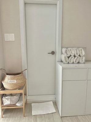 Dobbelt- eller tomannsrom – familie, 1 soverom, ikke-røyk, kjøkken | Oppholdsområde | Oppvarmet gulv