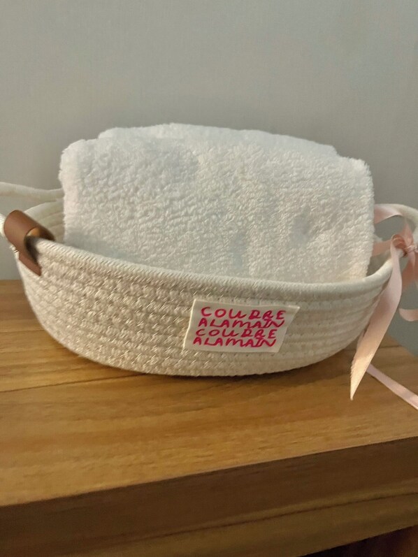 Basic Single Room, 1 Double Bed, Non Smoking, Private Bathroom | Laptop workspace, free WiFi - GreeneStay (Seoul)