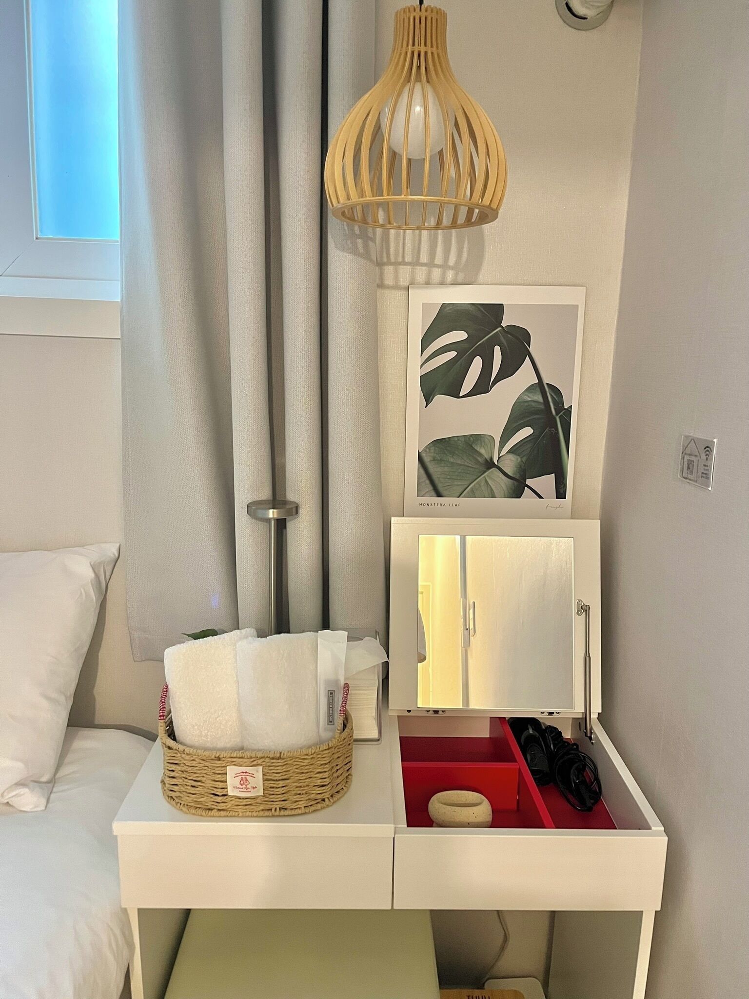 Basic Single Room, 1 Large Twin Bed, Non Smoking, Private Bathroom | Laptop workspace, free WiFi