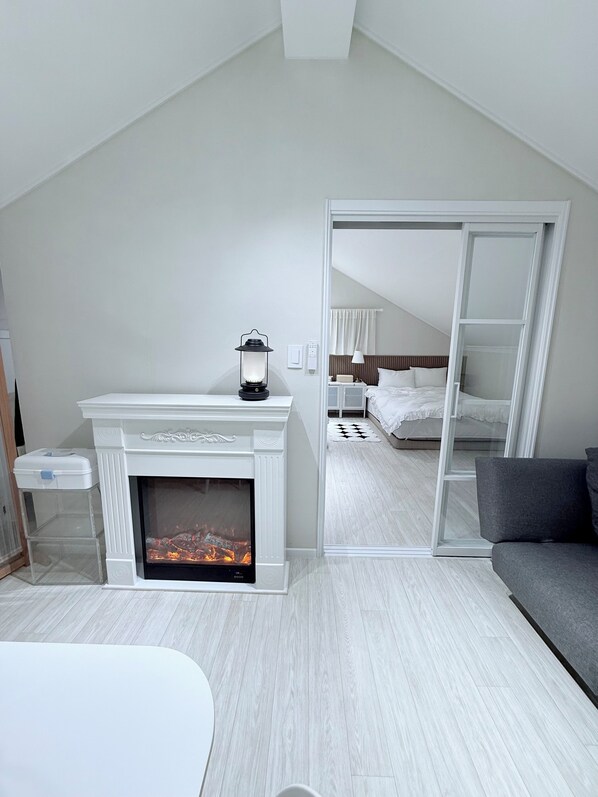 Chambre Familiale Double ou avec lits jumeaux, 1 chambre, non-fumeur, cuisine | Coin séjour