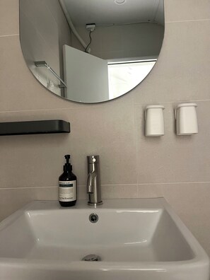 Family Double or Twin Room, 1 Bedroom, Non Smoking, Kitchen | Bathroom | Shower, hair dryer, slippers, towels - GreeneStay (Seoul)