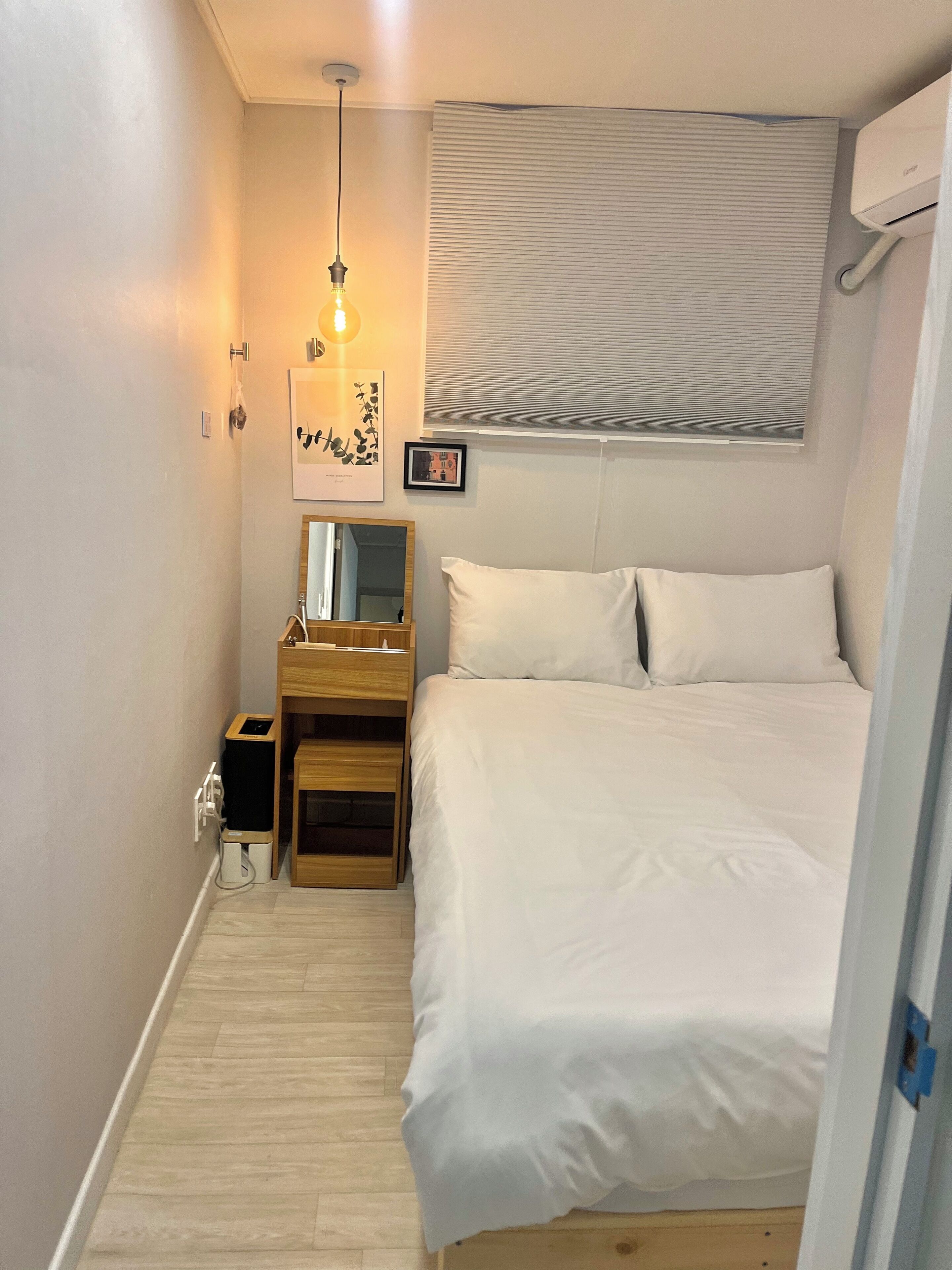 Quarto solteiro básico, 1 cama de casal, para não fumantes, banheiro privativo | Espaço de trabalho para notebook, Wi-Fi de cortesia