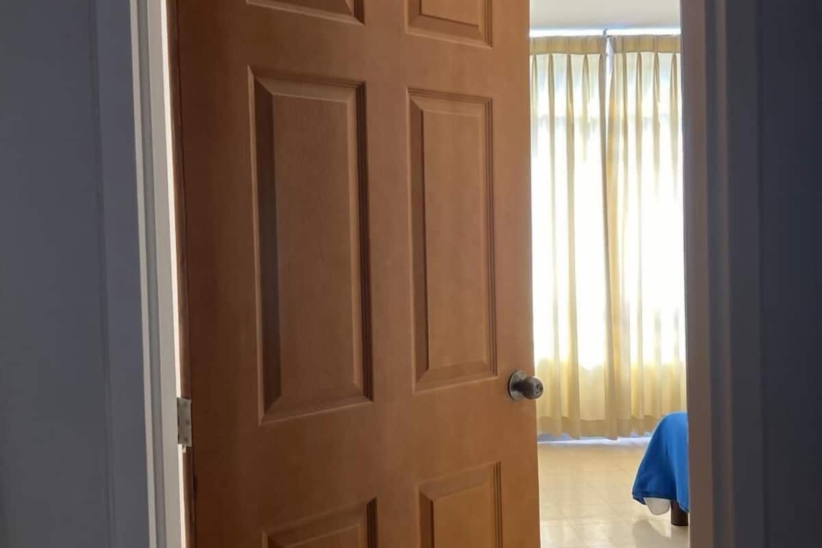 Quarto casal clássico, 1 cama de casal, para não fumantes, vista para a cidade | 1 quarto, roupas de cama premium, edredons de pluma, Wi-Fi de cortesia