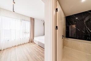 Premier Apartment | 2 bedrooms, soundproofing, free WiFi