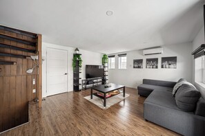 Unclassified image, 5 of 45, button - Escape to Grandes-Piles (Grandes-Piles)