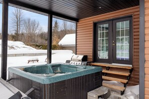 Unclassified image, 2 of 45, button - Escape to Grandes-Piles (Grandes-Piles)