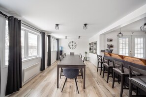 Dining - Escape to Grandes-Piles (Grandes-Piles)