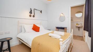 1 slaapkamer, een strijkplank/strijkijzer, wifi, beddengoed