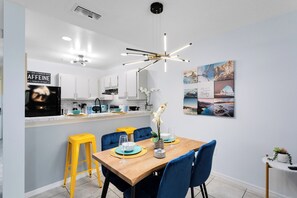 Oasis 105 | บริการอาหารในห้องพัก