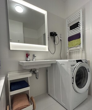 Hair dryer, towels, soap, toilet paper - New Studio-Free Parking (EVCS) (Budapest)