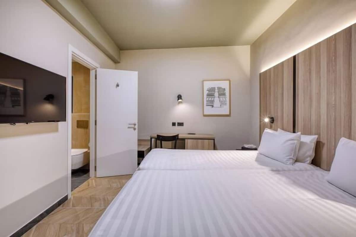 In-room safe, desk, laptop workspace, free WiFi
