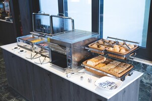 Daily buffet breakfast (EUR 9.00 per person)