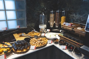Daily buffet breakfast for a fee
