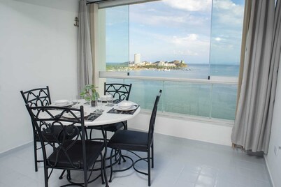 Charming 2-bedroom apartment with breath taking view of the Ocean