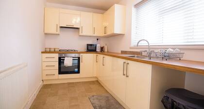 Housesleeps6-garden-parking-familly&contractors