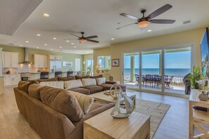 Smart TV - Direct Beach Front - Pool Home - 6 Bedrooms - 4.5 Bath (Indian Shores)