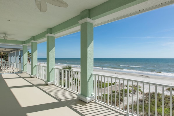 Property grounds - Direct Beach Front - Pool Home - 6 Bedrooms - 4.5 Bath (Indian Shores)