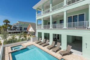 Pool - Direct Beach Front - Pool Home - 6 Bedrooms - 4.5 Bath (Indian Shores)