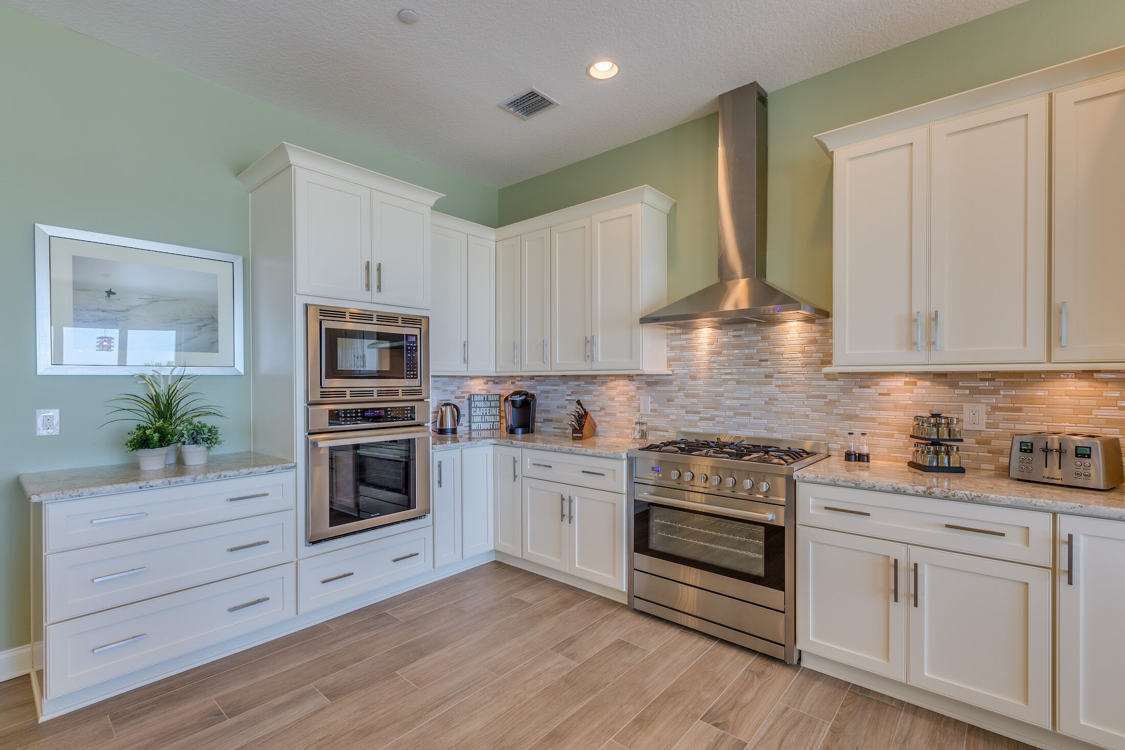 雪櫃、微波爐  、焗爐、爐具