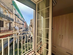 Family Apartment, City View | 3 bedrooms, free WiFi - Dimora Casanova (Naples)