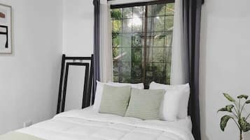 2 slaapkamers, een bureau, een strijkplank/strijkijzer, gratis wifi