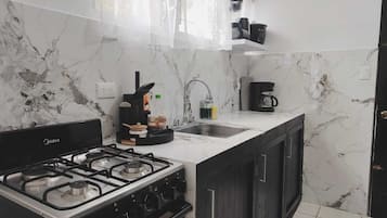 Fridge, microwave, oven, stovetop