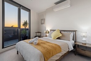 3 chambres, fer et planche à repasser, Wi-Fi, draps fournis