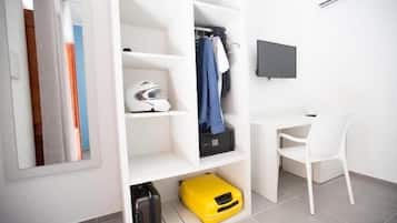 Deluxe Double Room, 1 Queen Bed | In-room safe, desk, laptop workspace, free WiFi