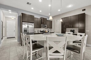 Microwave, dishwasher, high chair - 5 BD/ 4.5 BA/ The Enclaves at Festival (338 CD) (Davenport)