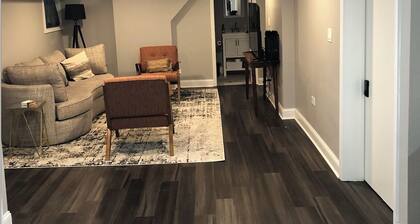 Charming 2-bedroom space with AC, WiFi in amazing Chicago