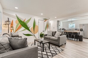 Smart-TV, peis og bøker