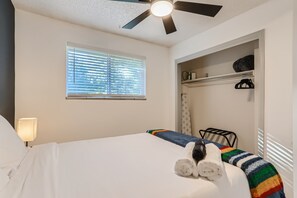 2 bedrooms, desk, iron/ironing board, travel cot