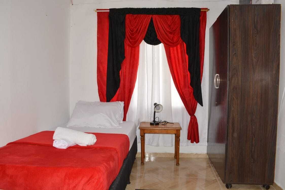 5 bedrooms, iron/ironing board, WiFi