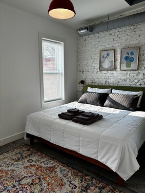 2 soverom, skrivebord og wi-fi