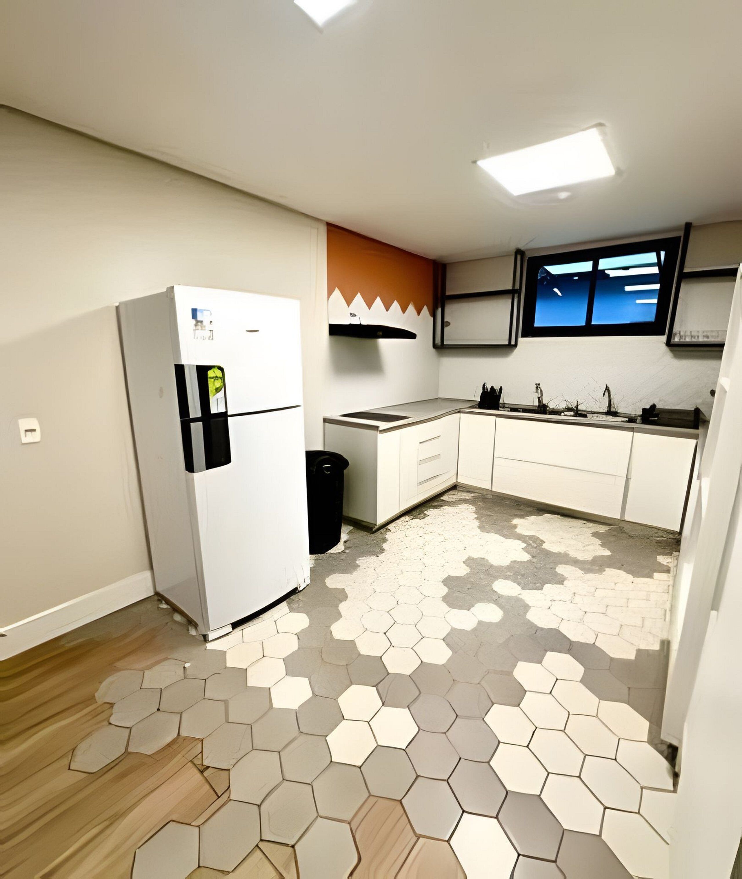 Fridge, microwave, stovetop, cookware/dishes/utensils