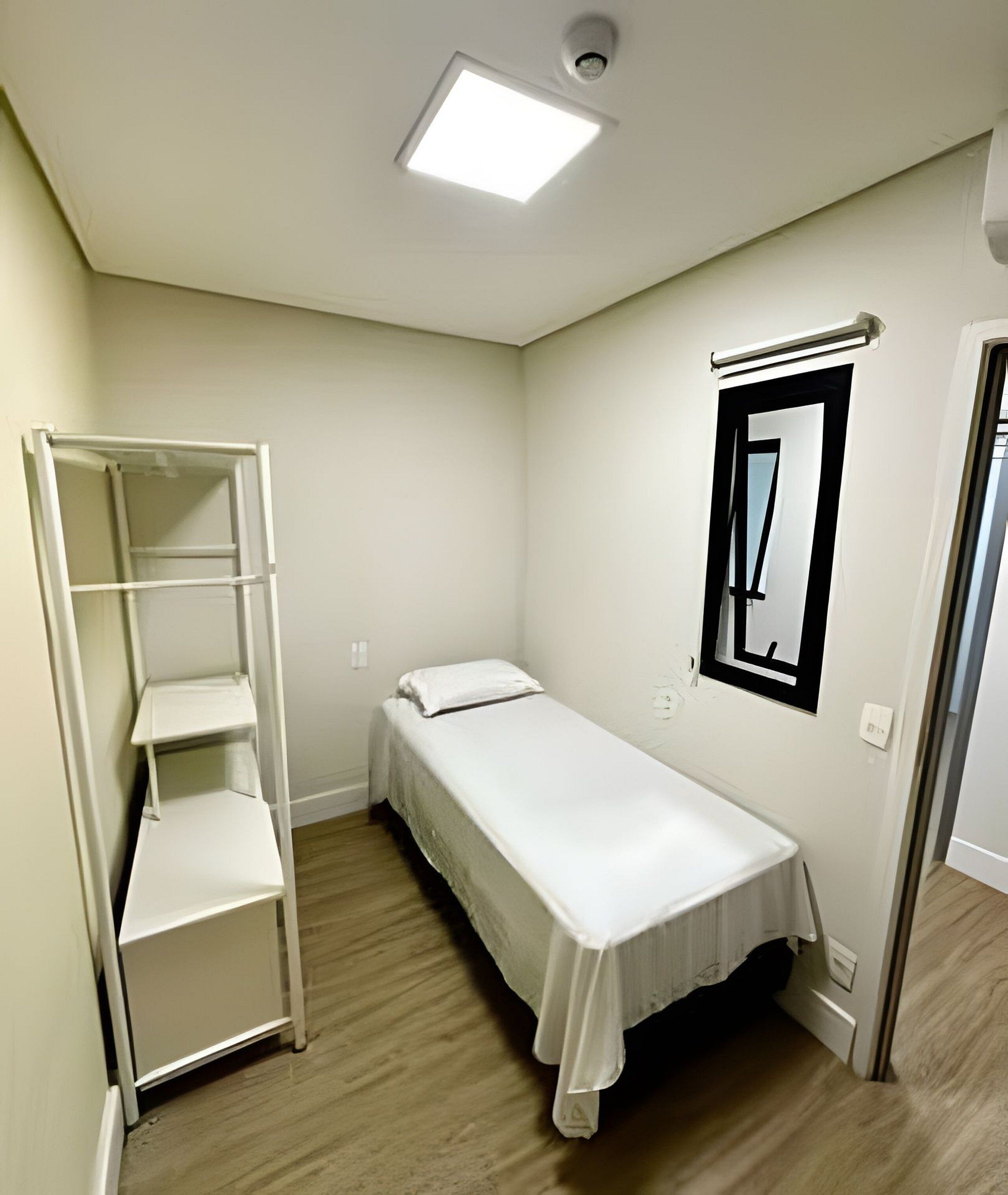 Basic Shared Dormitory | Laptop workspace, iron/ironing board, free WiFi