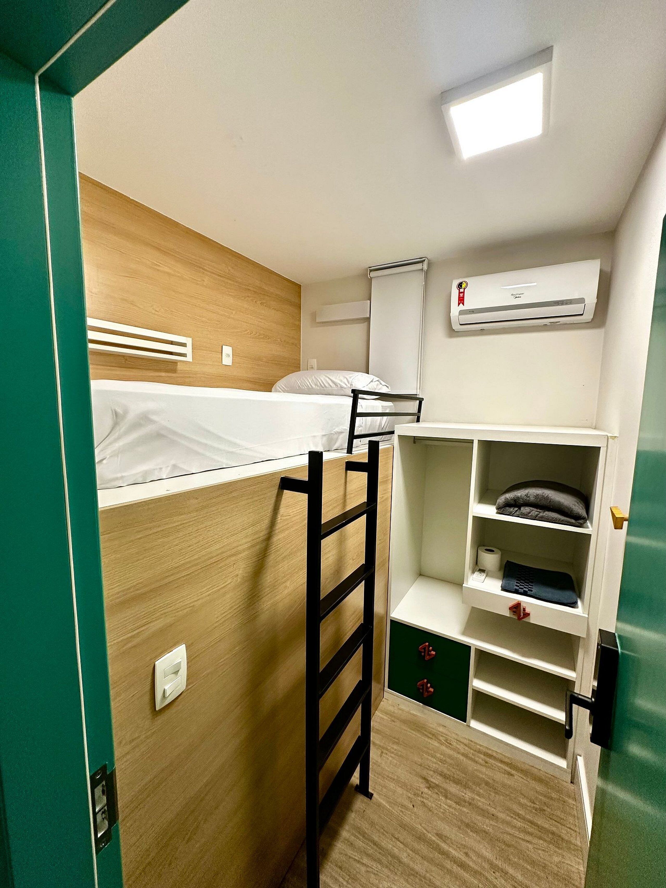 Basic Single Room | Laptop workspace, iron/ironing board, free WiFi