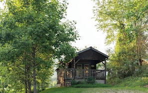 Exterior - Smoky Mountains Cabin | Engadine Inn & Cabins (Candler)