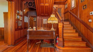 Hall