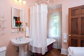 Bathroom - Historic Victorian Chateau, Free Breakfast Suite 4 (Candler)